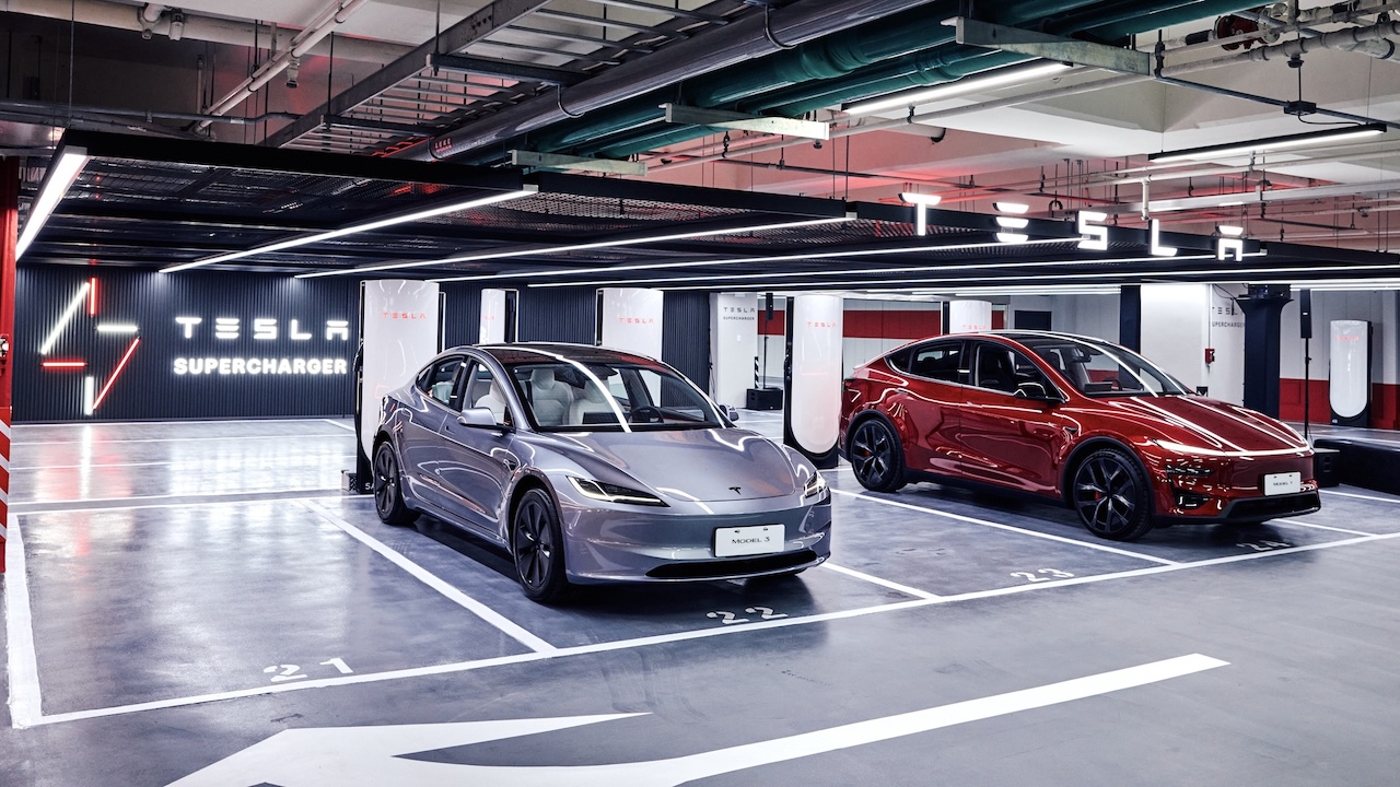 圖說：Tesla 啟用全台最大 V4 超級充電站，台北大巨蛋限時三天免費充電。